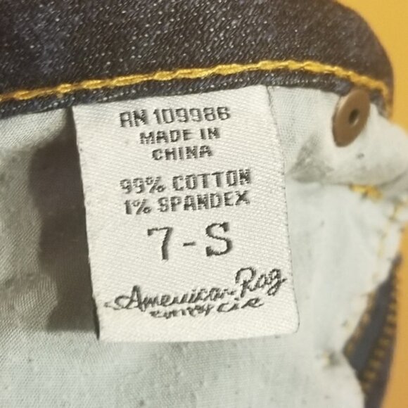 American Rag | Women's (Junior') Dark Wash Curvy Boot Jeans (Size 7S) - Picture 3 of 7